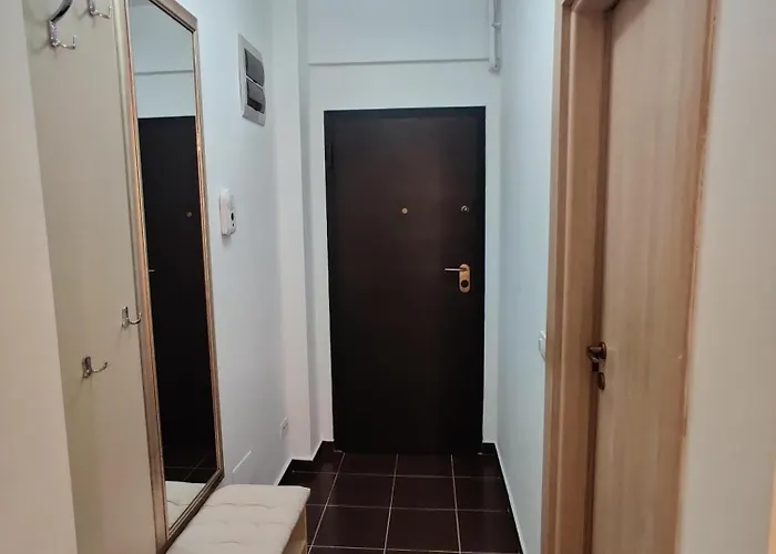 Deluxe Uniri ブカレスト