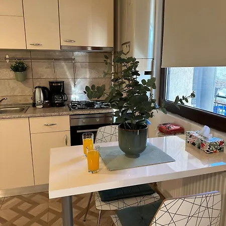 Deluxe Uniri Βουκουρέστι