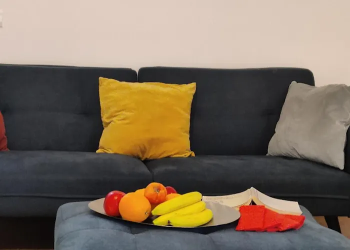 Deluxe Uniri Бухарест