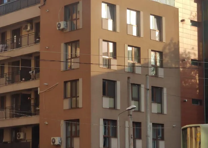 Deluxe Uniri * Bucarest