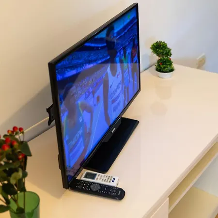 Deluxe Uniri * Bukarest